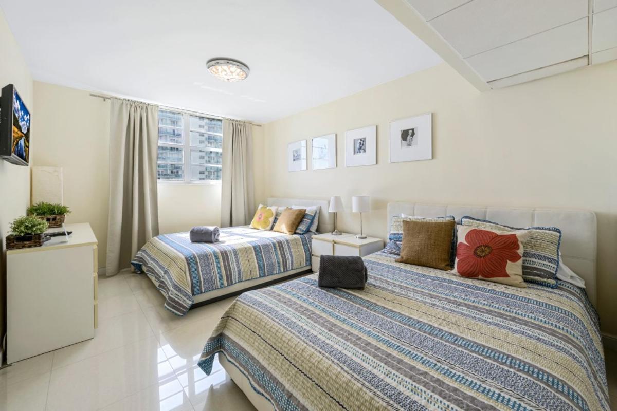 Tides On Hollywood Beach Room photo