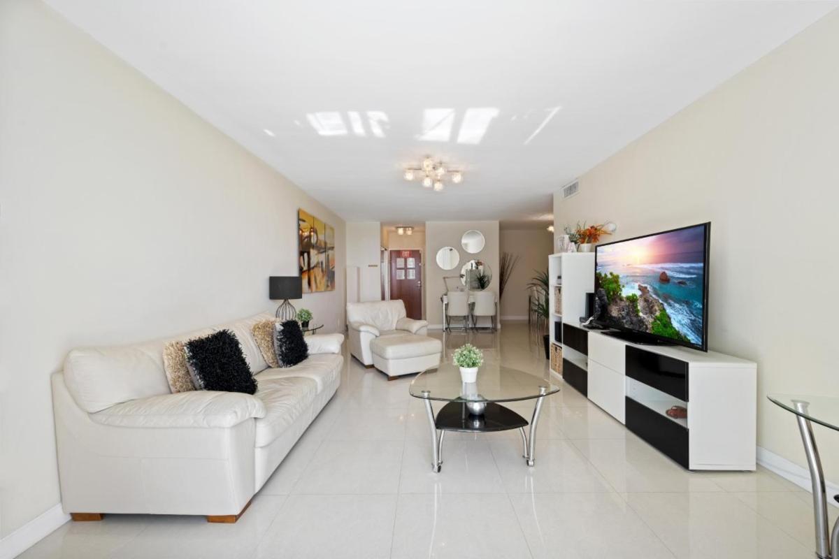 Tides On Hollywood Beach Room photo